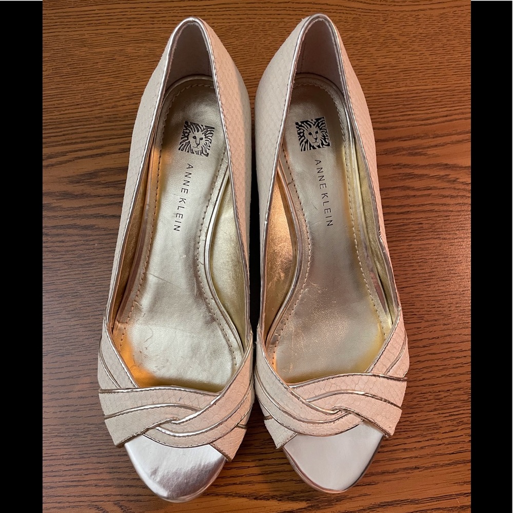 Anne Klein AK Cream and Gold Wedge